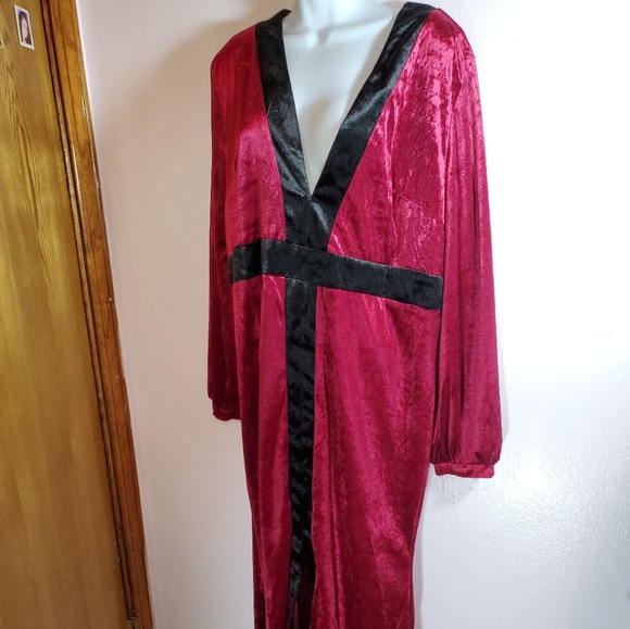Black and Burgundy Velvet Dress NWOT - Picture 2 of 9